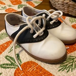 Saddle Oxford shoes